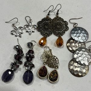 LOT  of fashion earring